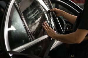 Car window tinting series : Installing car window tint